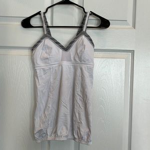 Lululemon tank size 6
